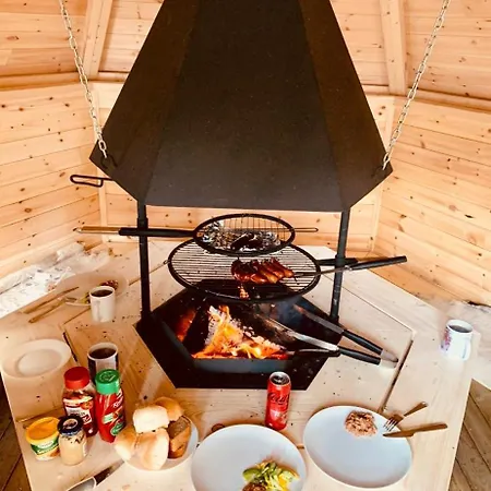 Z Antresola Igly I Szyszki *