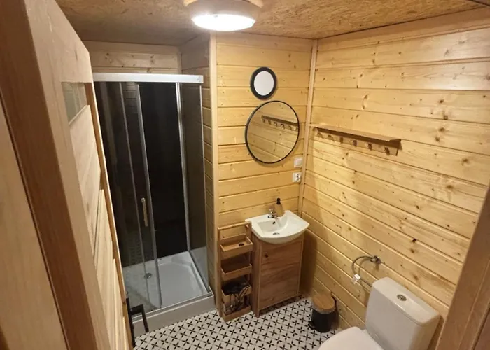 Z Antresola Igly I Szyszki Jeleniewo (Warmian-Masurian)